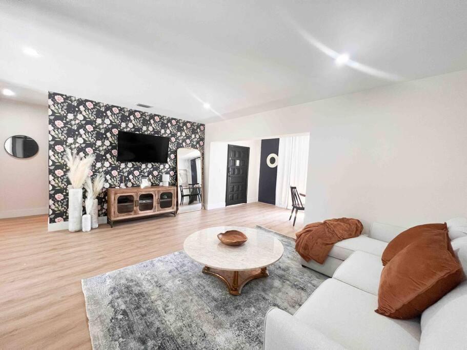 New Miami Home, Pool Near Airport And Beaches, King Bed Ngoại thất bức ảnh